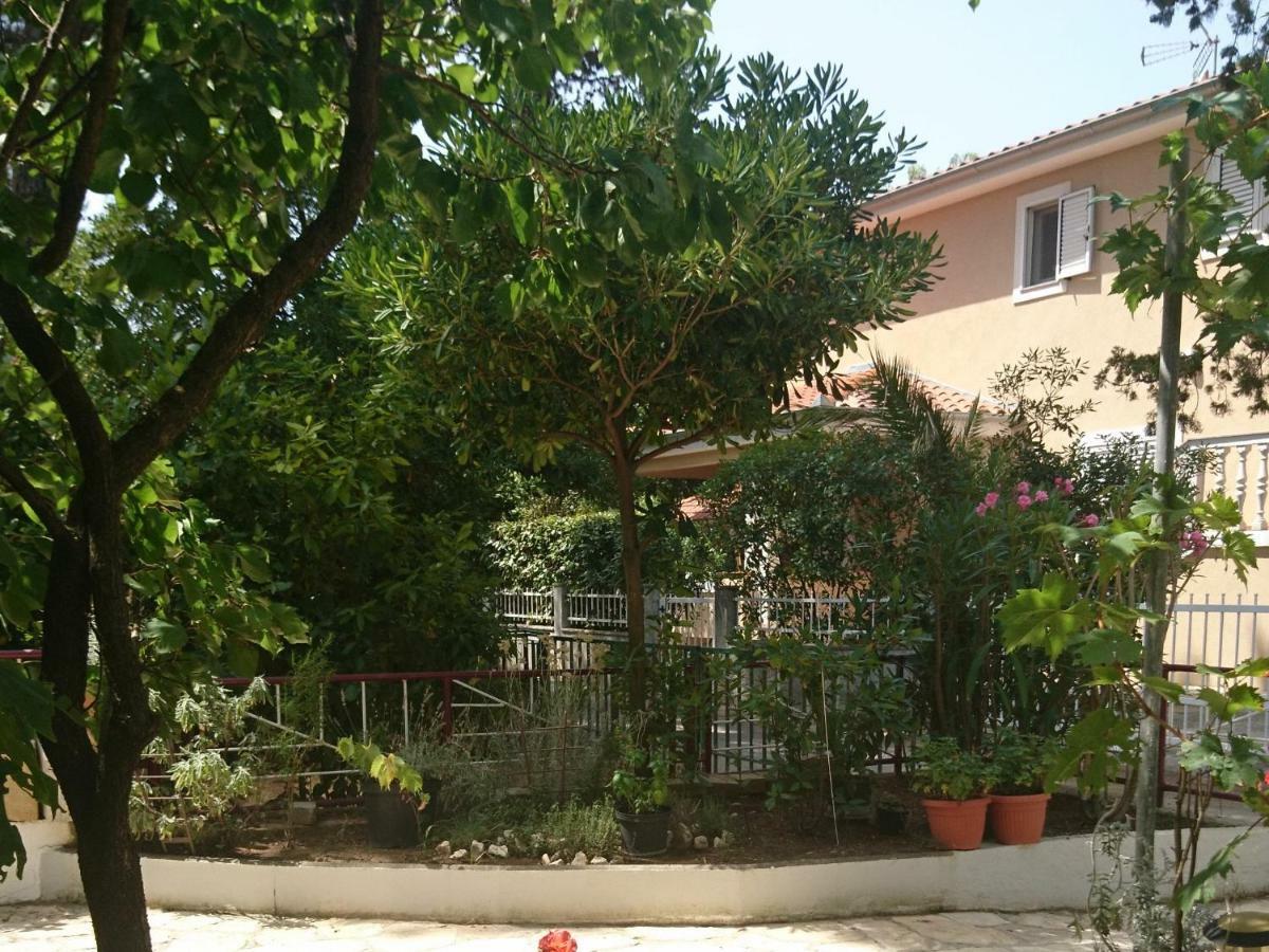 Apartmani Matas Petrčane Exterior foto